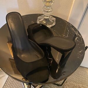 Jacqueline Ferrar Black Heeled Mules